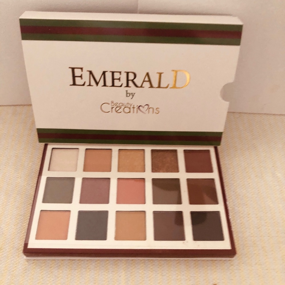 Emerald Eye palette by Beauty Creations